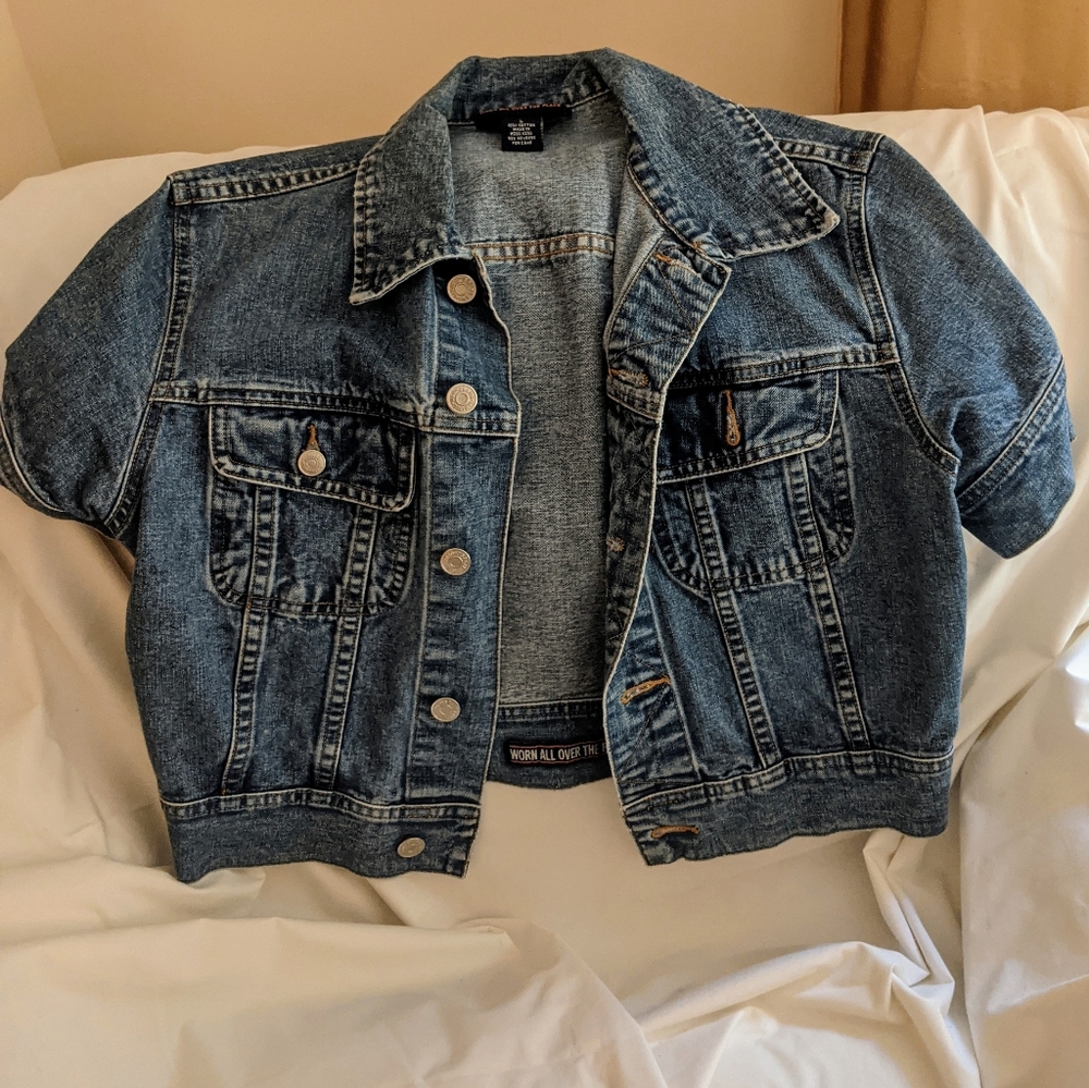 Short sleeve jean jacket